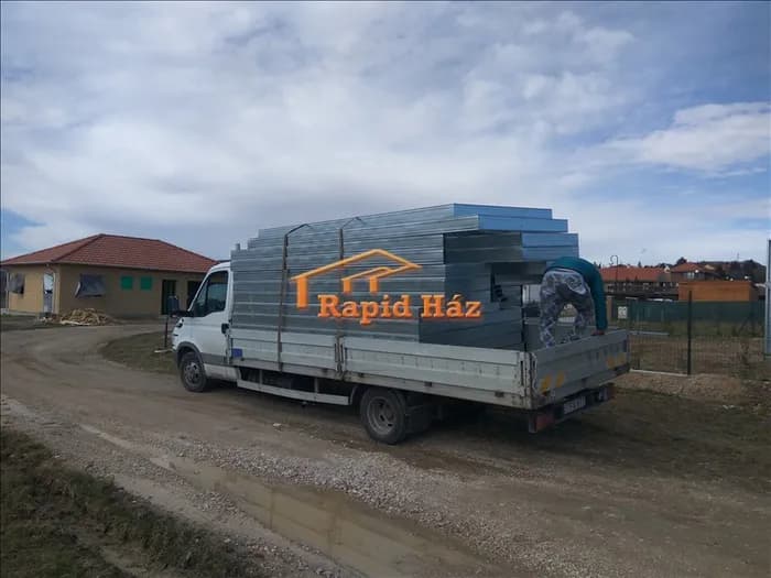 Alsóörsi lakóépület - 2. kép