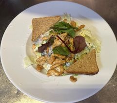 Cézár saláta csirkével