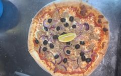 Pizza "Tonno e cipolla"